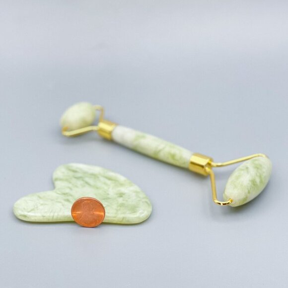 Jade Crystal Face Roller Facial Massager for Face, Eyes & Neck w Travel Pouch - Picture 5 of 8